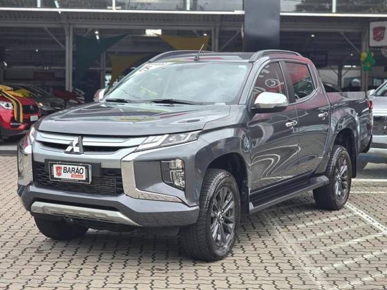 MITSUBISHI TRITON 2.4 BITURBO DIESEL CD HPE 4X4 AUTOMÁTICO MITSUBISHI TRITON 2.4 BITURBO DIESEL CD HPE 4X4 AUTOMÁTICO